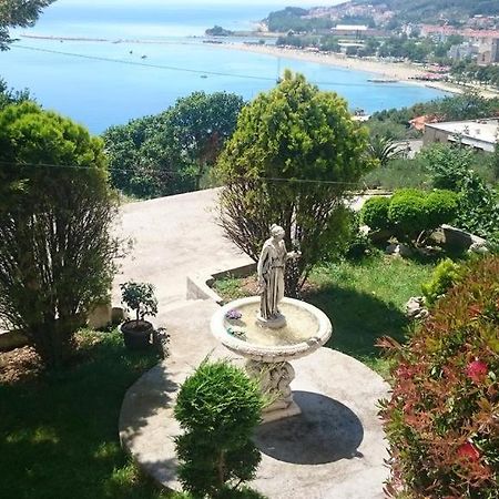Appartamento Apartman Horizont Omiš Esterno foto