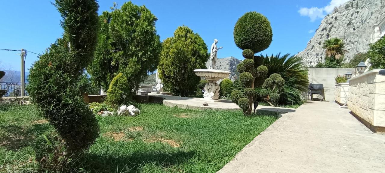 Appartamento Apartman Horizont Omiš Esterno foto
