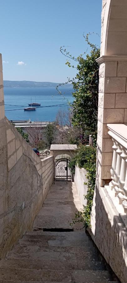Appartamento Apartman Horizont Omiš Esterno foto