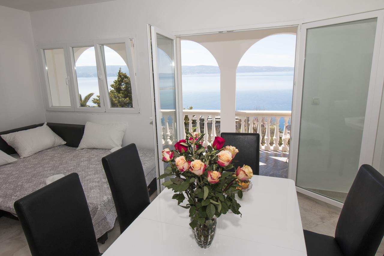 Appartamento Apartman Horizont Omiš Esterno foto