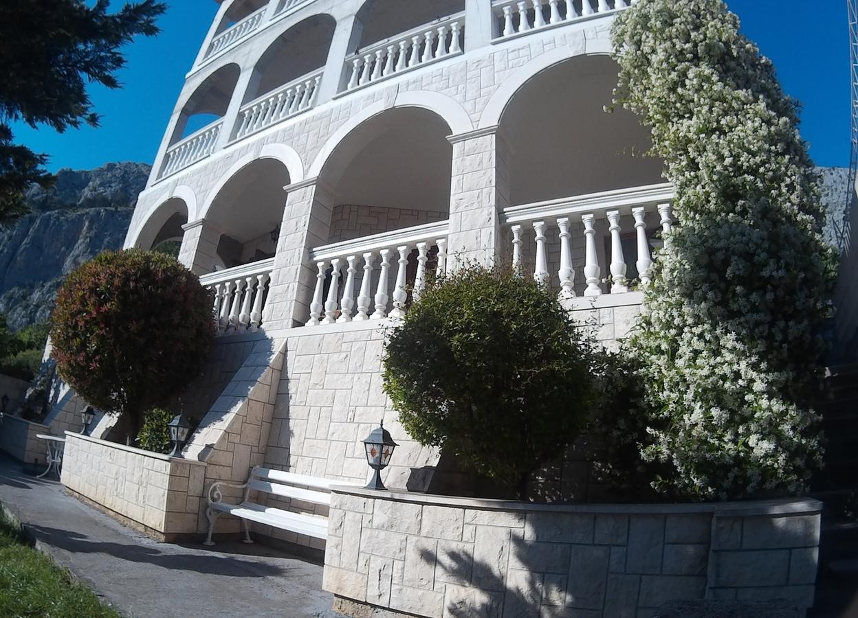 Appartamento Apartman Horizont Omiš Esterno foto