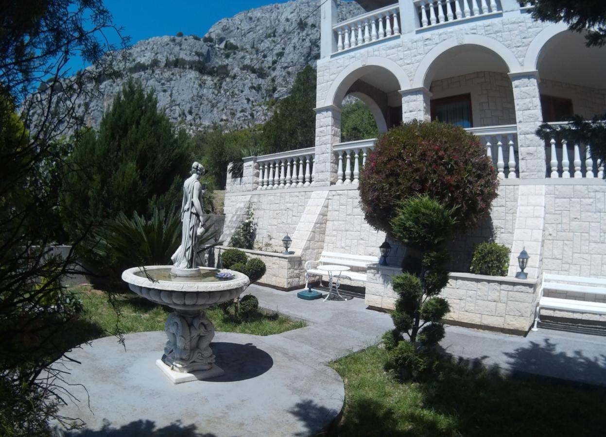 Appartamento Apartman Horizont Omiš Esterno foto