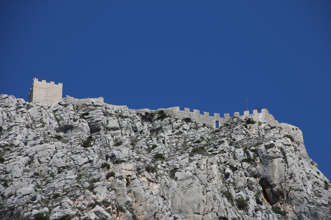 Appartamento Apartman Horizont Omiš Esterno foto