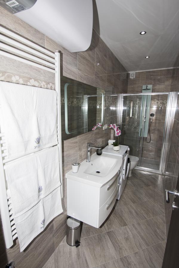 Appartamento Apartman Horizont Omiš Esterno foto
