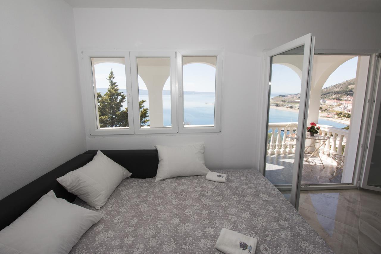 Appartamento Apartman Horizont Omiš Esterno foto