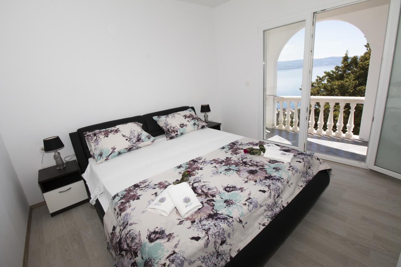 Appartamento Apartman Horizont Omiš Esterno foto