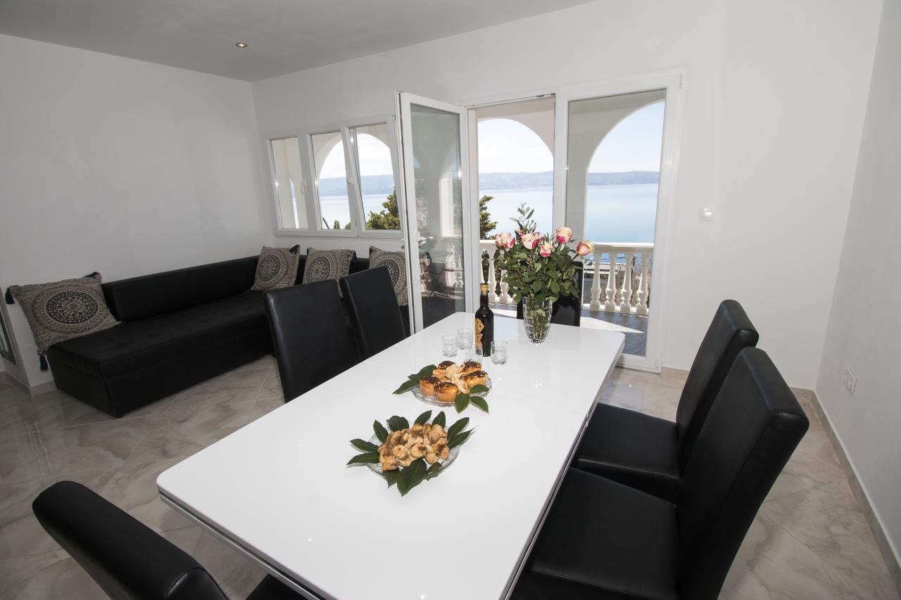 Appartamento Apartman Horizont Omiš Esterno foto