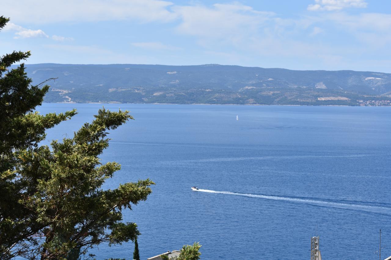 Appartamento Apartman Horizont Omiš Esterno foto