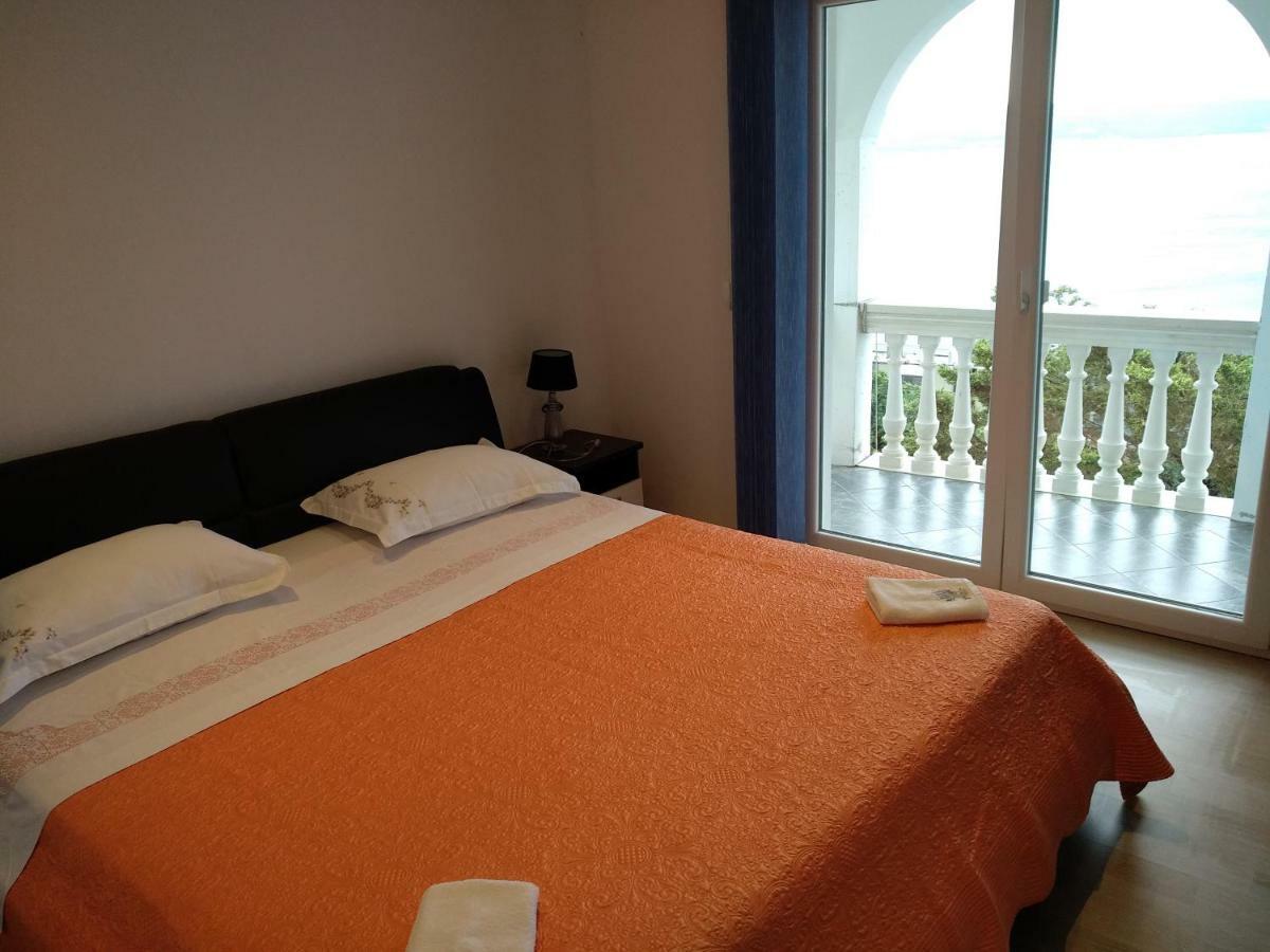 Appartamento Apartman Horizont Omiš Esterno foto